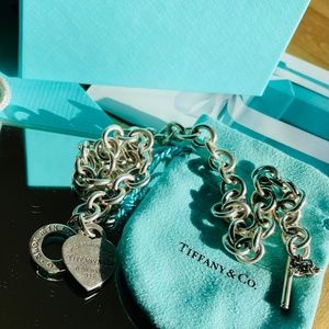 Tiffany & Co. Toggle necklace